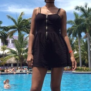 Simple‎ little black dress with middle zipper